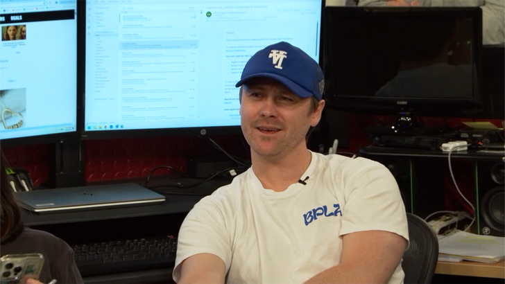 Elizabeth Hurley & Billy Ray Cyrus Seem to Debut New Relationship | TMZ TV