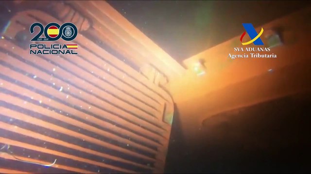 El GEO descubre 150 kilos de cocaína ocultos en la parte sumergida de un mercante en el puerto de Vigo