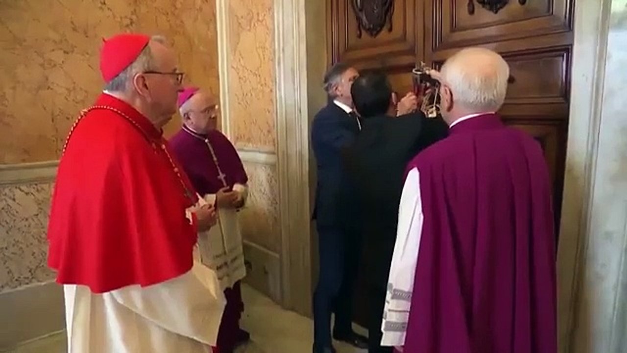 Así sellaron la habitación del papa Francisco en el Vaticano tras el rito de constatación de su muerte 