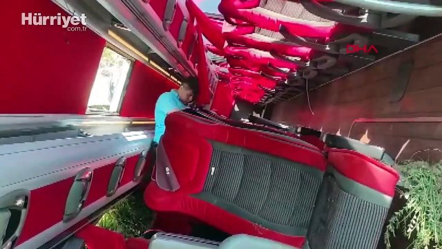 Yalova yolunda yolcu otobüsü devrildi: Kaza anı görüntüsü ortaya çıktı