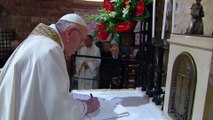 Messina raccolta in preghiera per il Papa