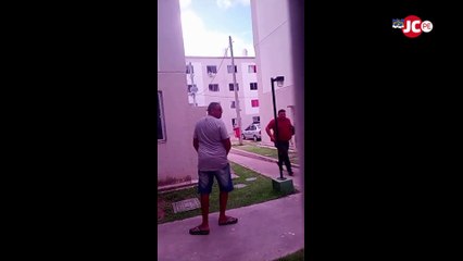 Homem invade prédio da ex e toca fogo em moto, em Paulista