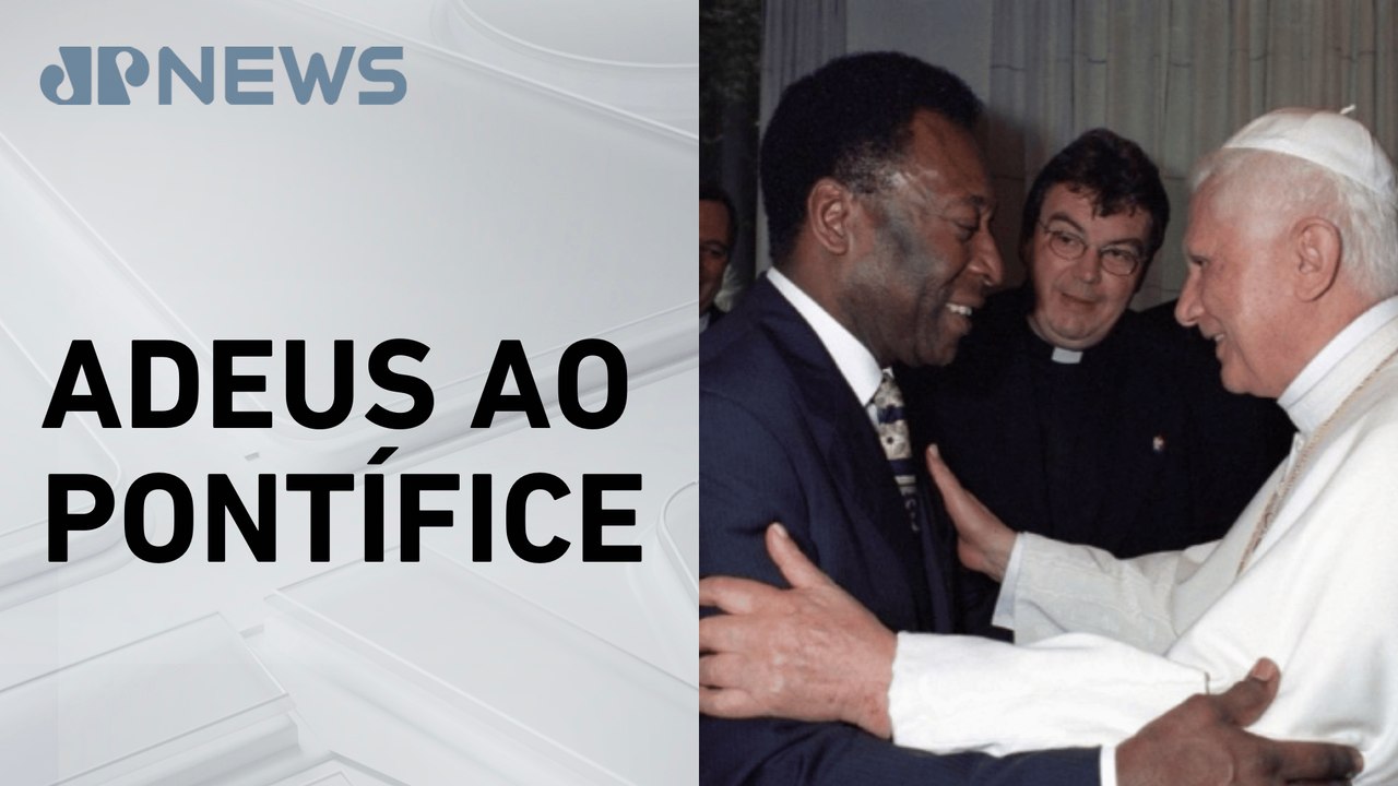 Perfil de Pelé homenageia papa Francisco