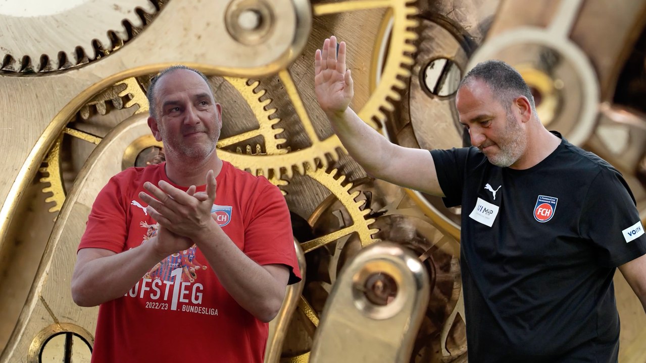 Als sich Schmidt während der Aufstiegsfeier bei Regensburg entschuldigte