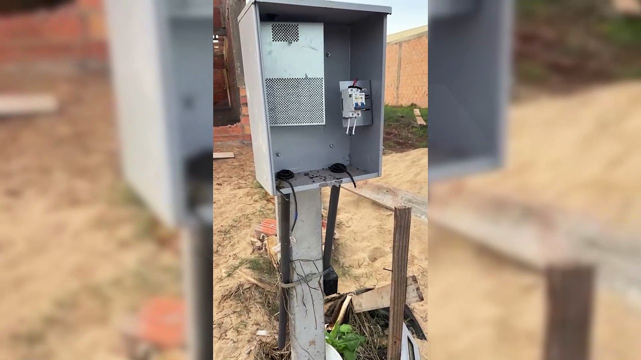 Moradores do Jardim das Flores sofrem novamente com furtos de fios e padrões de energia