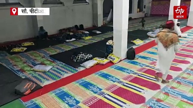 जम्मू-श्रीनगर राजमार्ग बंद होने के कारण फंसे पर्यटक, राजौरी के लोगों ने मस्जिदों और मंदिरों में दिया शरण