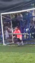 Il se prend pour Dibu Martínez 😂