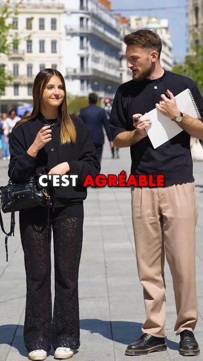 Elle aurait PAS dû l'appeler.. 😳