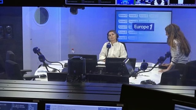 EXTRAIT - Funérailles du pape François : une mer de fidèles sur la place Saint-Pierre à Rome