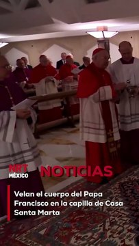 El cuerpo del pontífice fue preparado y colocado en su ataúd mientras se elevaban oraciones por su alma. Se inicia así el camino hacia su último descanso.