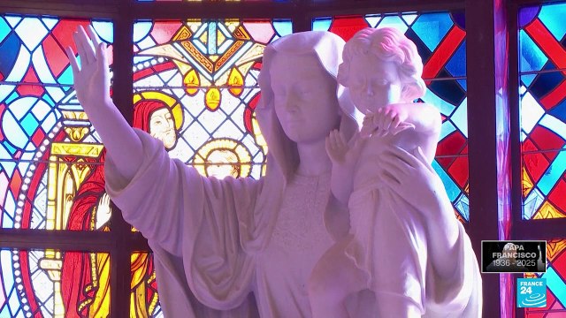 Fieles africanos honran a Francisco y esperan un nuevo papa de su continente