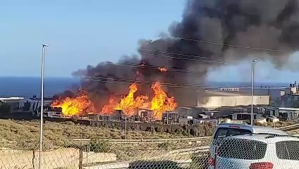 Incendio en nave industrial