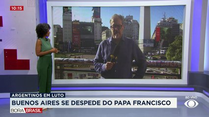 Obelisco de Buenos Aires exibe homenagem ao papa Francisco