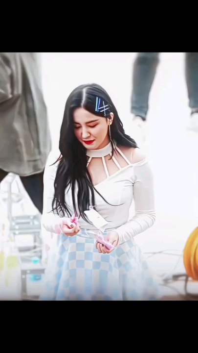 beautiful Nancy Momoland