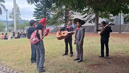 Inolvidable Escena de Amor en la UNAH ❤️