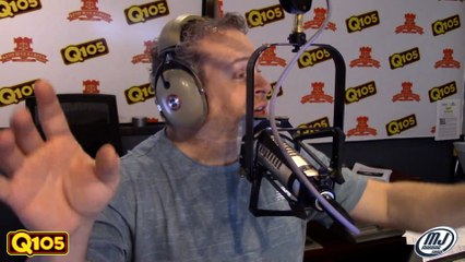 MJTV: Froggy Investigates Roxanne's Bag