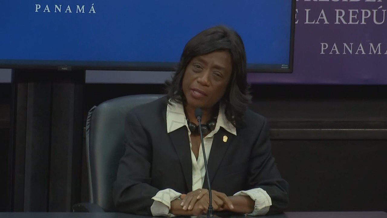 Ministra de Educación llama a los padres a enviar a sus hijos ante inicio de huelga docente