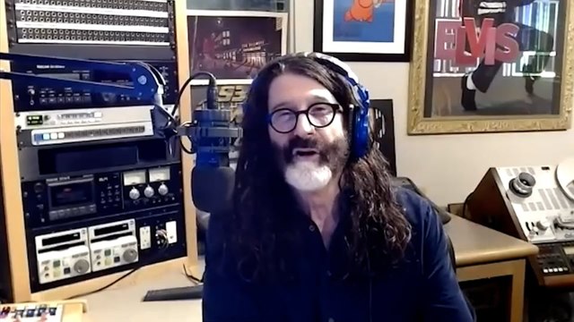 Pierre Robert interviews Dexter and Noodles from The Offspring