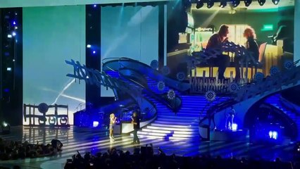 Blake Shelton Surprises Fans at Gwen Stefani Concert