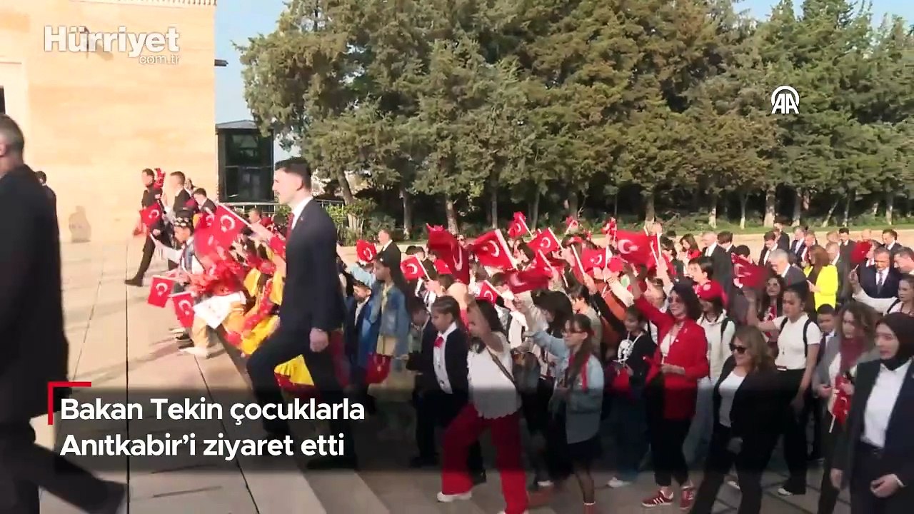Bakan Tekin çocuklarla Anıtkabir'i ziyaret etti