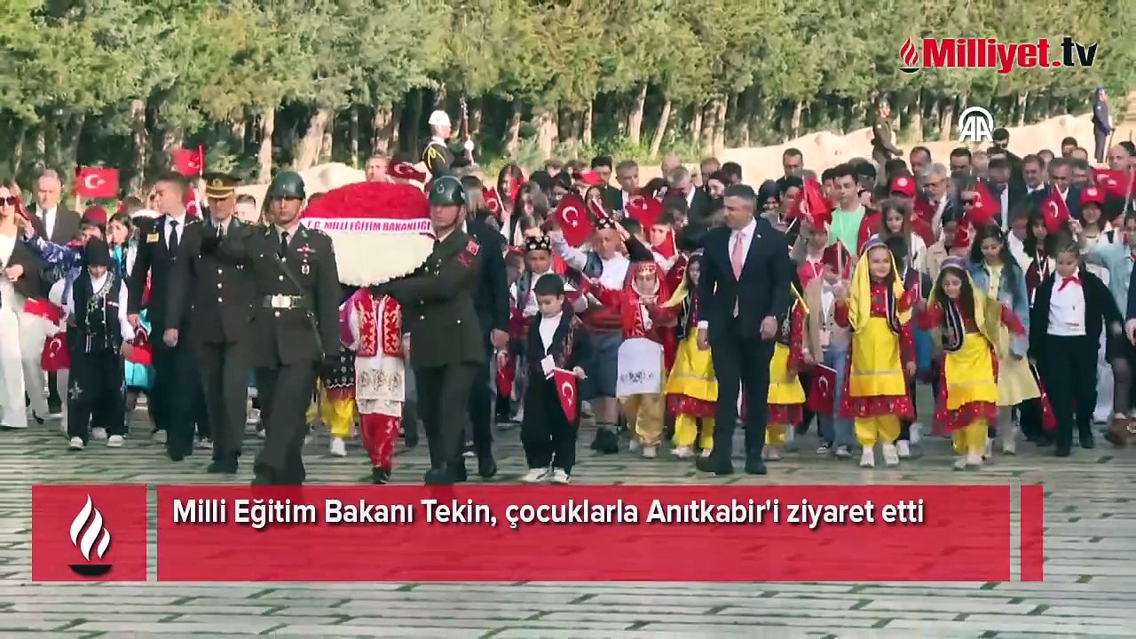 Milli Eğitim Bakanı Tekin, çocuklarla Anıtkabir'i ziyaret etti