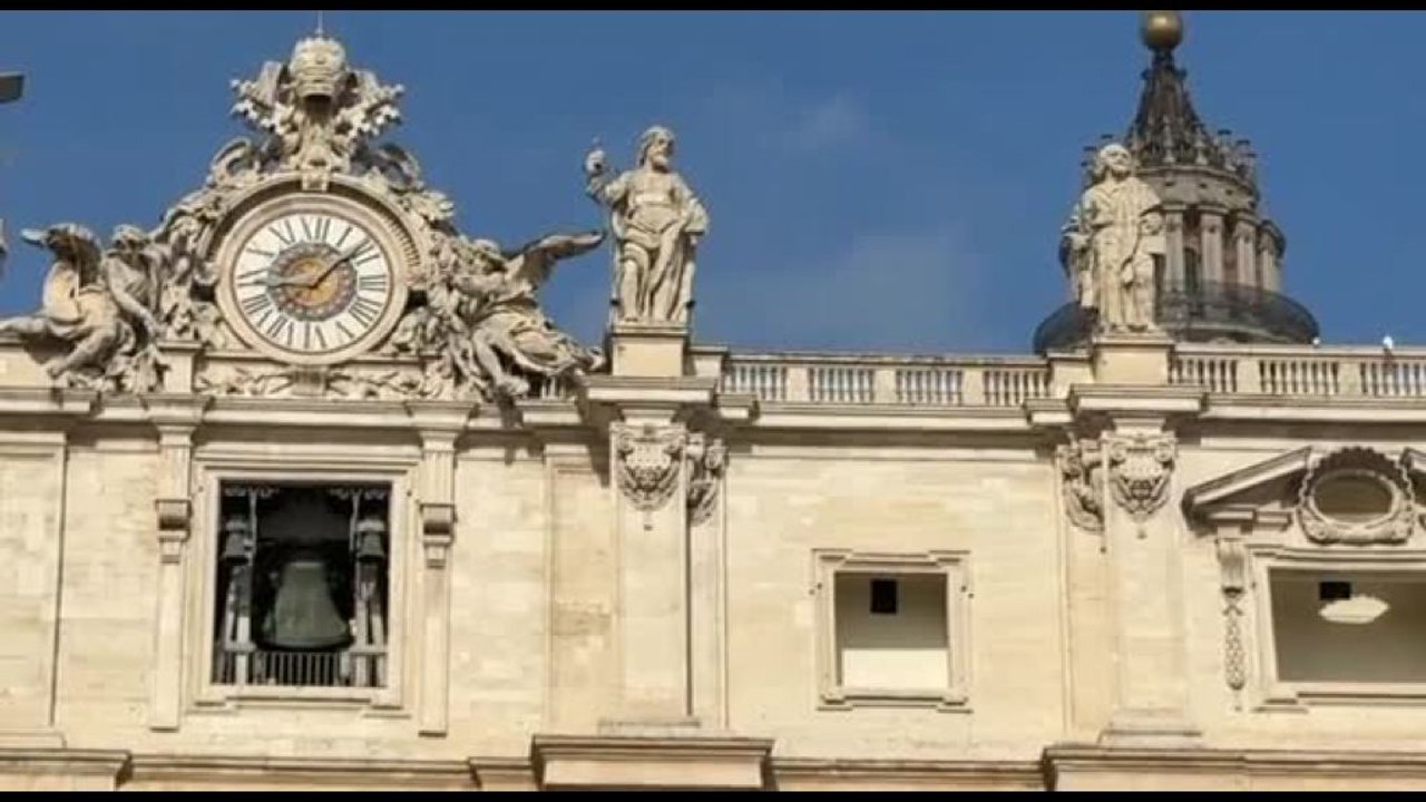 Le campane suonano a lutto in San Pietro per Papa Francesco