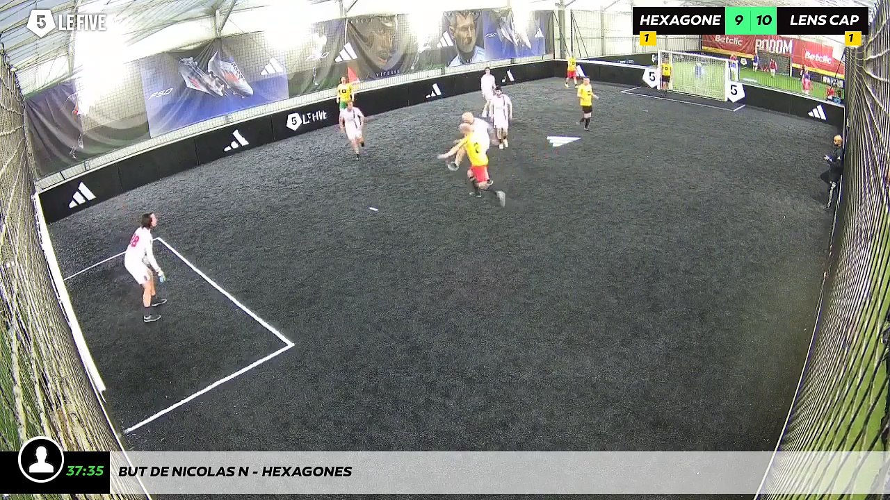 But de Nicolas N - Hexagones