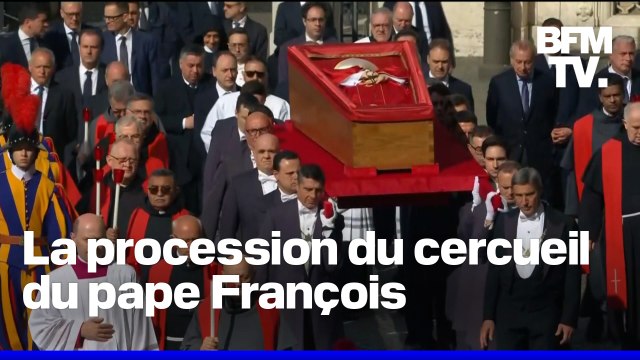 Mort du pape François: la procession du cercueil vers la basilique Saint-Pierre à Rome