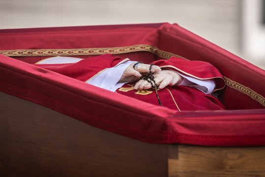 Empieza el traslado del féretro del papa Francisco a la basílica de San Pedro