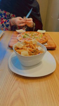 Beauty and fashion are powerful forms of self-expression. Through stylish clothing, elegant hairstyles, and the right accessories, one can highlight their personality and confidence. It’s not just about following trends.