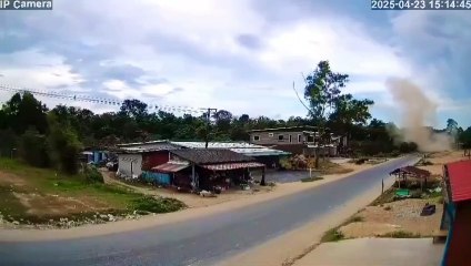 เปิดคลิปนาทีชีวิต ดักบึ้มรถยนต์หุ้มเกราะ อส.ปัตตานี รอดหวุดหวิด