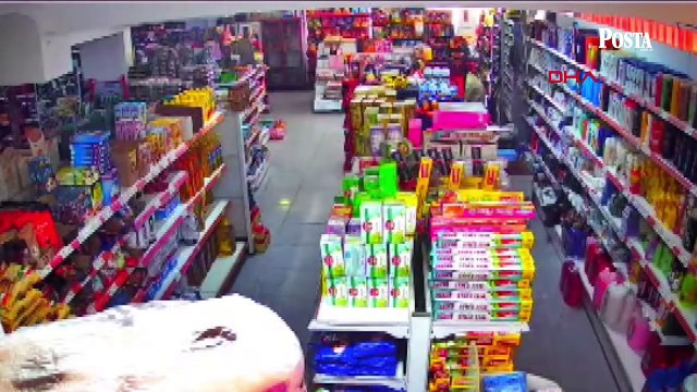 İstanbul'da yaşanan 6.2'lik deprem güvenlik kamerasına böyle yansıdı