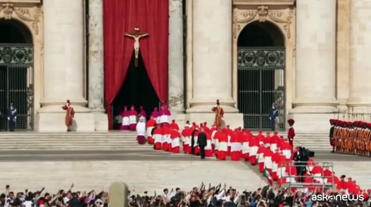 Papa, i fedeli a San Pietro: un momento davvero molto toccante