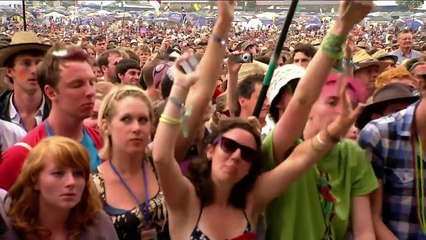 Bon Iver chante "Skinny Love" en live