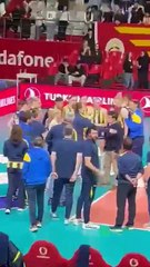 Fenerbahçeli yönetici kadın voleybolcuları böyle azarladı