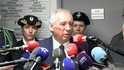 « Ça me poignarde le cœur » : Bayrou réagit aux violences subies par sa fille à Bétharram