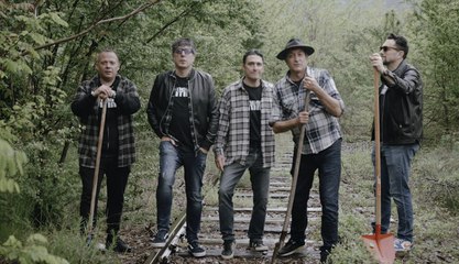 "Gli scavi sopra": gli Articolo 3ntino cantano i veleni della Sloi