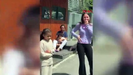 Fenerbahçeli Diego Carlos ve ailesi çıplak ayakla kendilerini sokağa attı!