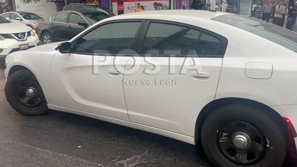 Abandonan réplica de pistola en tienda del centro de Monterrey