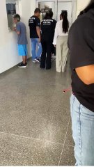 Mãe de menor passa mal ao receber notícia na delegacia e clama por Justiça