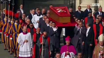 ​Multitudinaria despedida al papa Francisco en la basílica de San Pedro