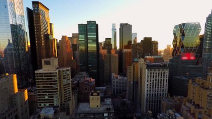 Un compleanno fuori controllo | movie | 2021 | Official Trailer