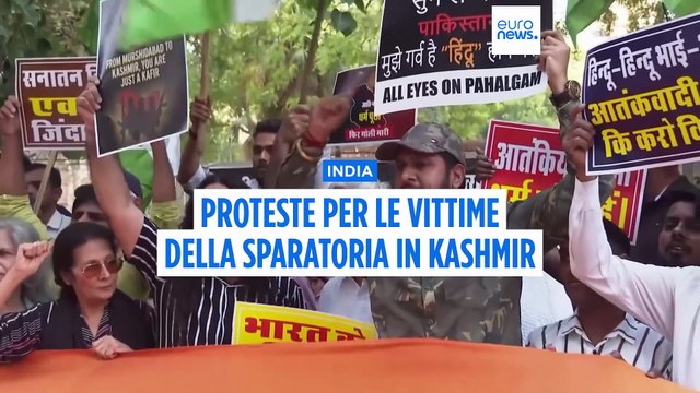 India, manifestanti in piazza nelle città indiane per le 26 vittime della sparatoria in Kashmir