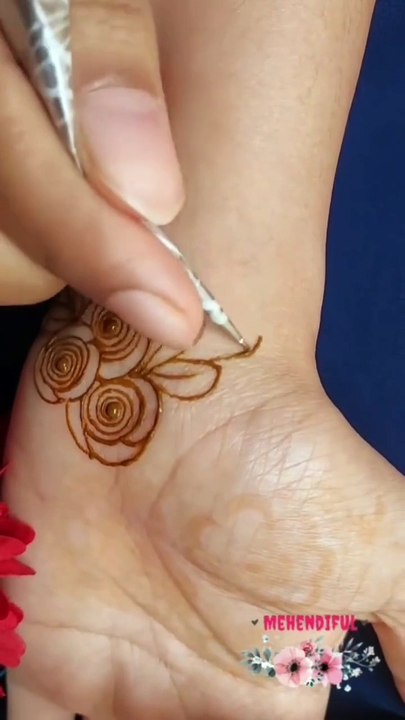 Easy and beautiful mehndi design