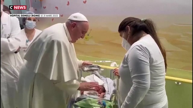 Mort du pape François : ce jour où le souverain pontife baptisa un enfant hospitalisé