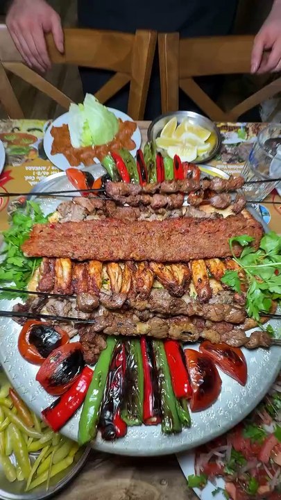 Meşhur beşli tabağımızı beraber yemek istediğin arkadaşına gönder!😎