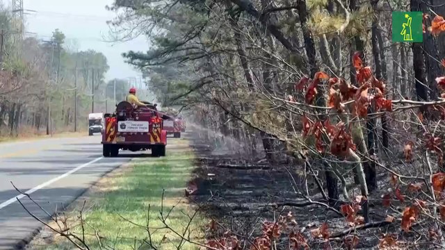 Unos 3,000 evacuados por incendio en la costa este de EEUU Estados Unidos