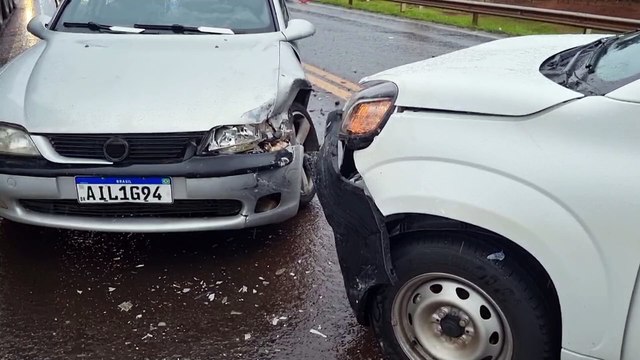 Caos no trânsito da BR-277: Acidente entre veículos deixa via parcialmente interditada