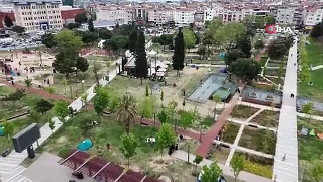 Konya Büyükşehir Belediyesi’nden parkta çadır kuran vatandaşlara yemek ikramı