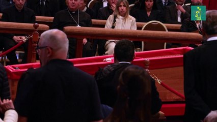 Más de 60,000 fieles visitan la capilla ardiente del papa Francisco